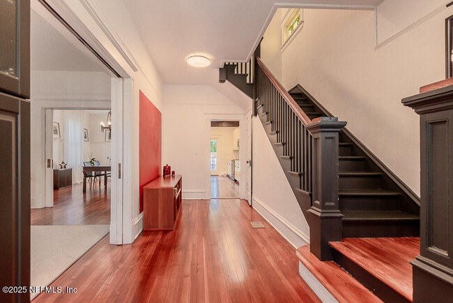 Building Photo - 1838 Silver St