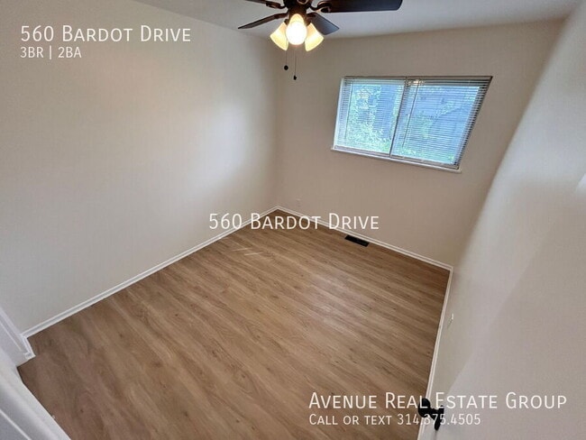 Building Photo - 560 Bardot Dr