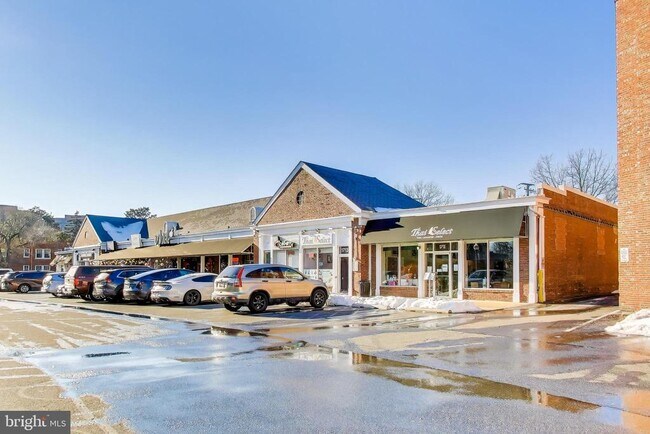 Building Photo - 1722 N Quinn St