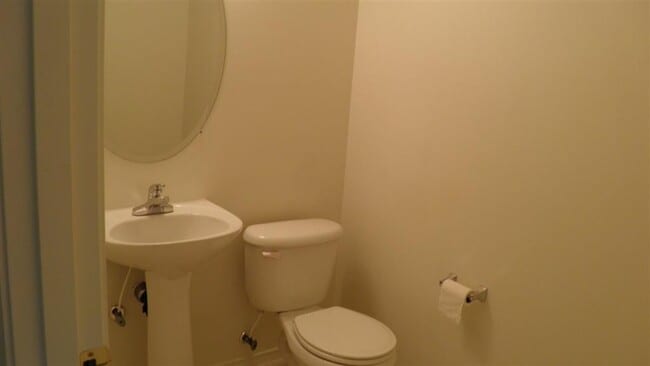 Building Photo - 2867 NE Sedalia Loop