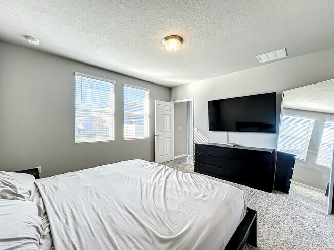 Building Photo - 2362 Brassie Ct