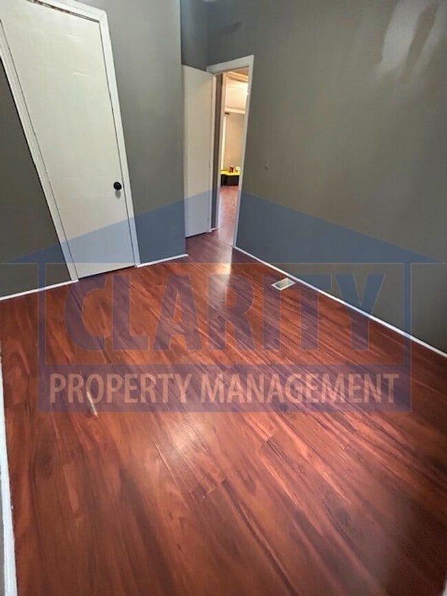 Building Photo - Three bedroom home w/ fenced in yard!