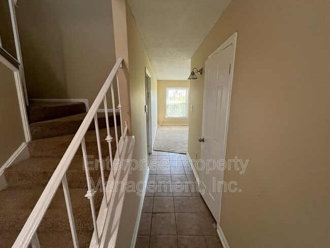 Building Photo - 3637 Haughton Ln