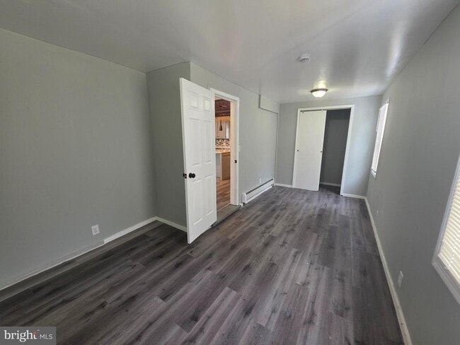 Building Photo - 522 Kuser Rd