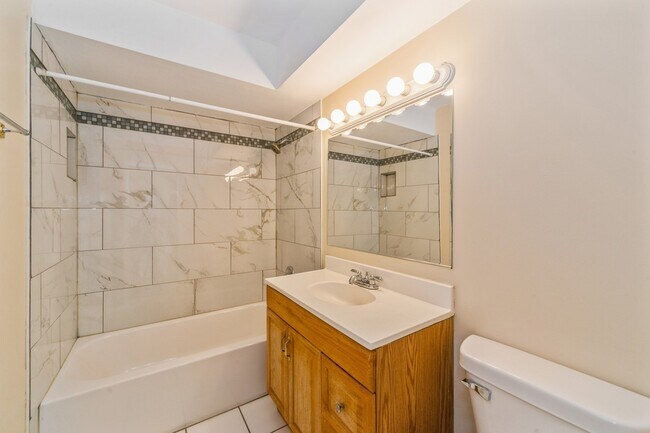 Building Photo - 2334 W 111th St