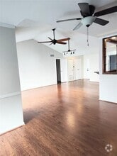 Building Photo - 500 Tiki Dr