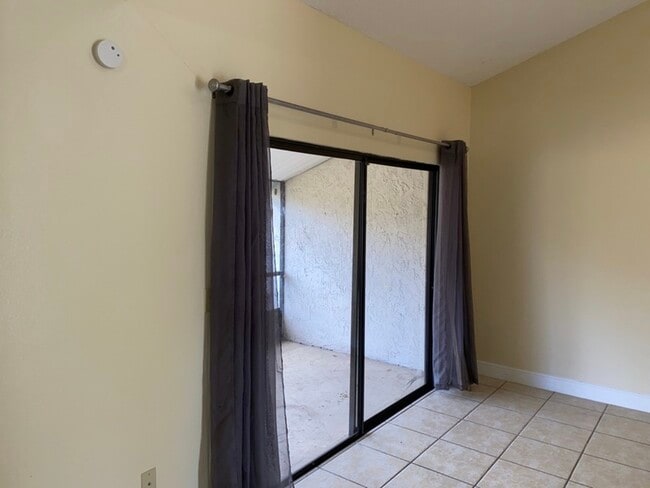 Building Photo - 479 Prestwick Pl