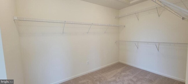 Building Photo - 9431 Alloway Dr