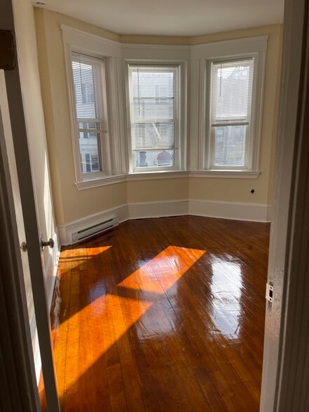Building Photo - 895 Huntington Ave