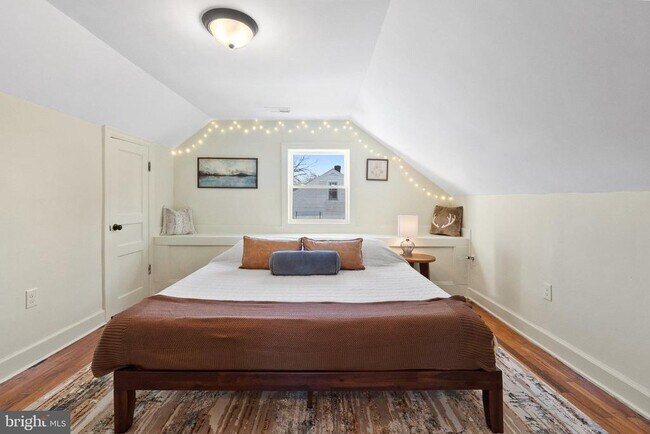 Building Photo - 701 S 2nd St