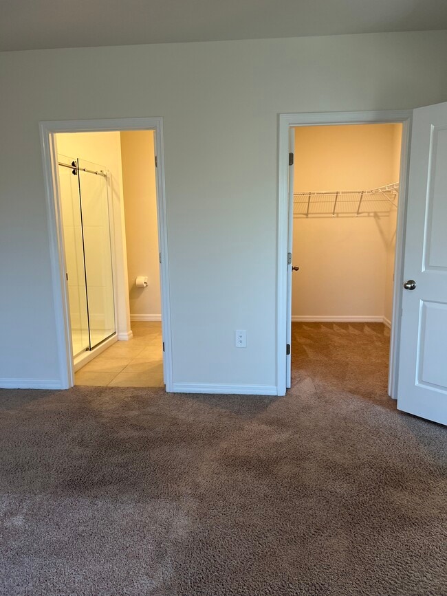 Building Photo - 3833 Golden Oriole Pkwy