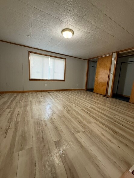 Building Photo - 552 Main St