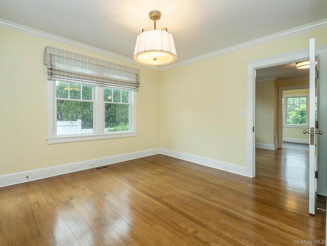 Building Photo - 29 Birch St