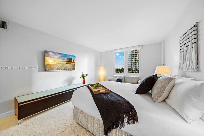 Building Photo - 2301 Collins Ave