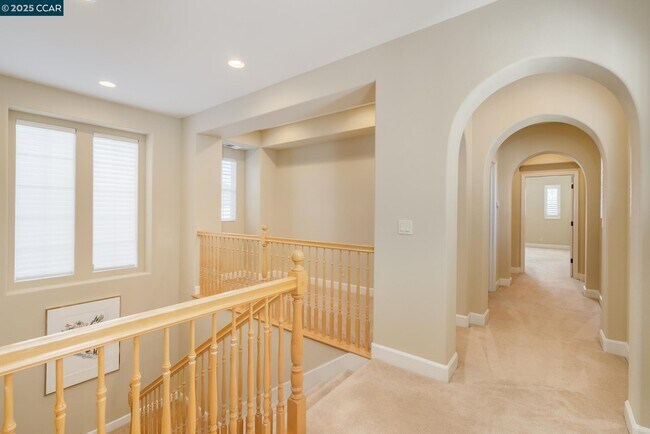 Building Photo - 2240 Britannia Dr