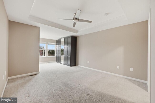 Building Photo - 43593 Mirror Terrace