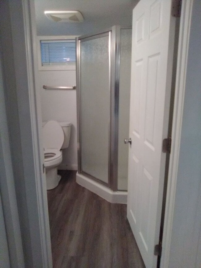 Building Photo - 406 S 11th St