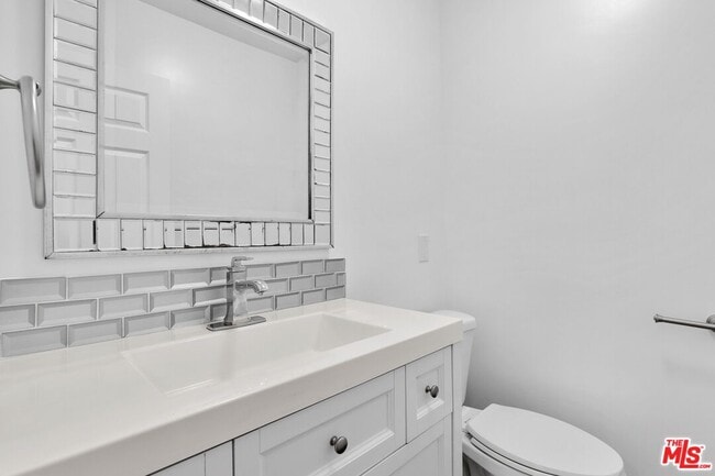 Building Photo - 15543 Del Gado Dr