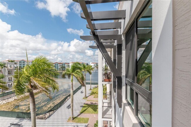 Building Photo - 4640 NW 84th Ave