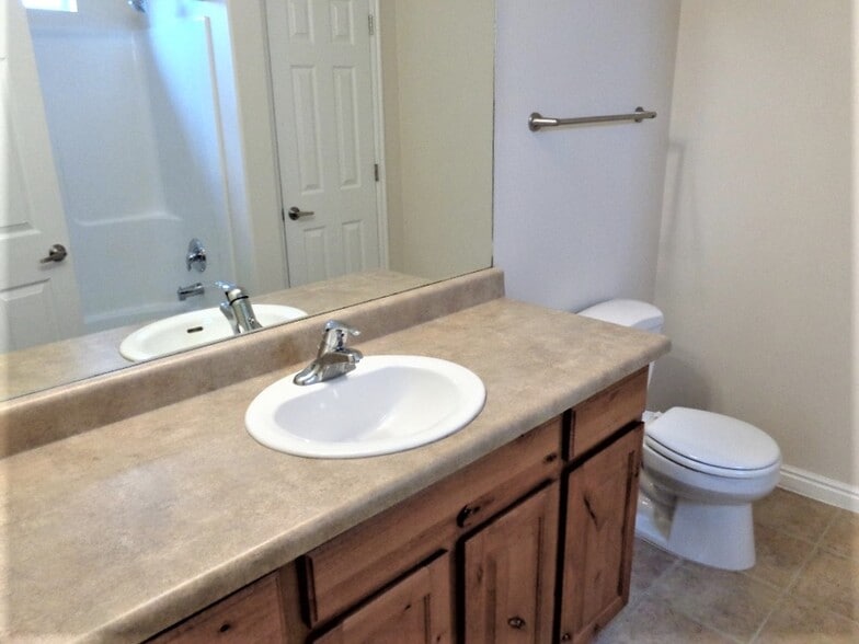 Building Photo - 196 Sam Gates Rd