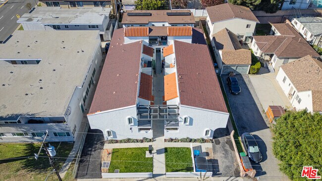 Building Photo - 2757 Andreo Ave