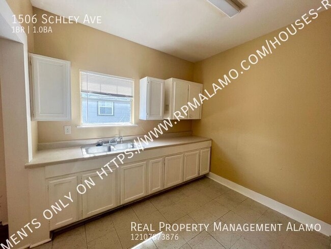 Building Photo - 1506 Schley Ave