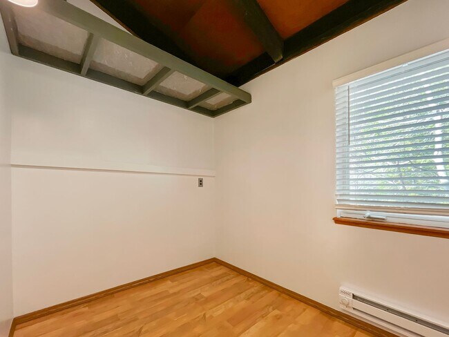 Building Photo - New Listing in BRECK!  Now Colorado 2 Bedroom with 2 surface spots available for 1-Year lease.  W...