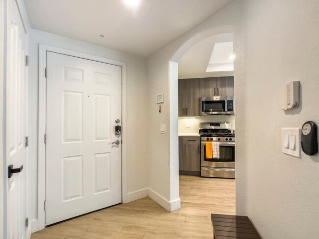 Building Photo - 14201 N 70th Way