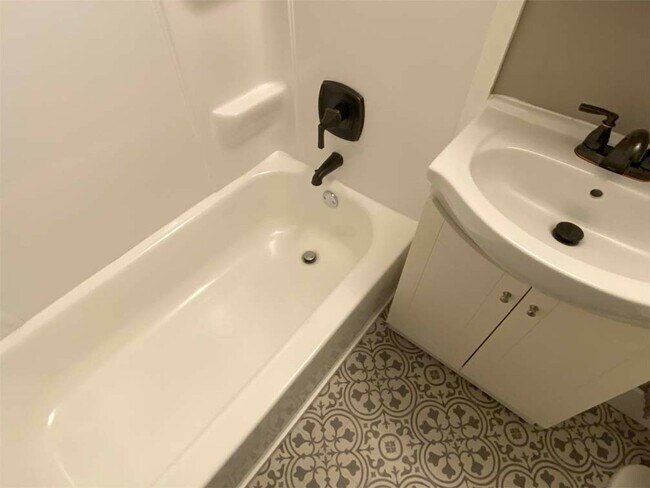 Building Photo - Omaha Ranch Home For Rent