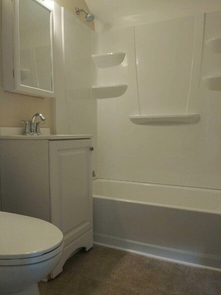 Building Photo - 1457 Sulzer Ave