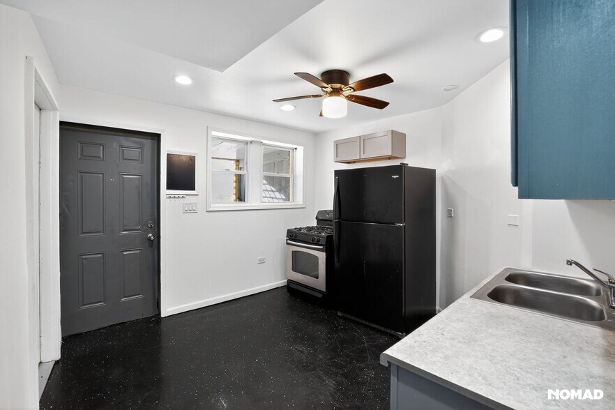 Building Photo - 2332 S Marshall Blvd