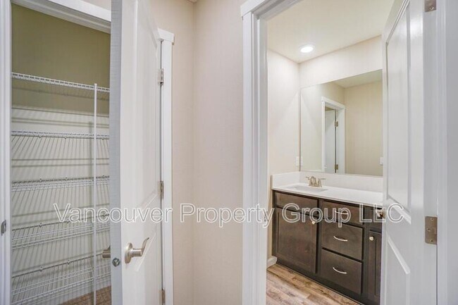 Building Photo - 15224 NE 70th St