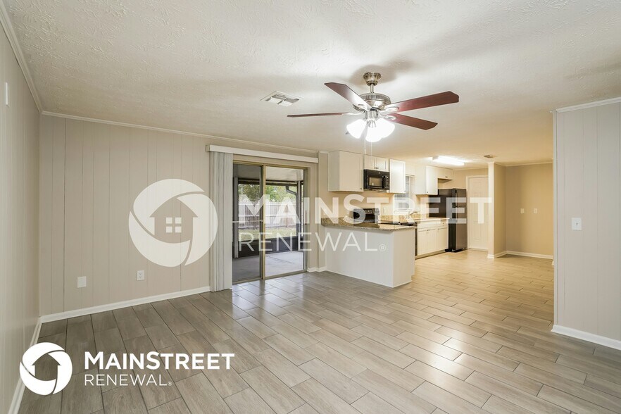 Building Photo - 960 Dostie Cir