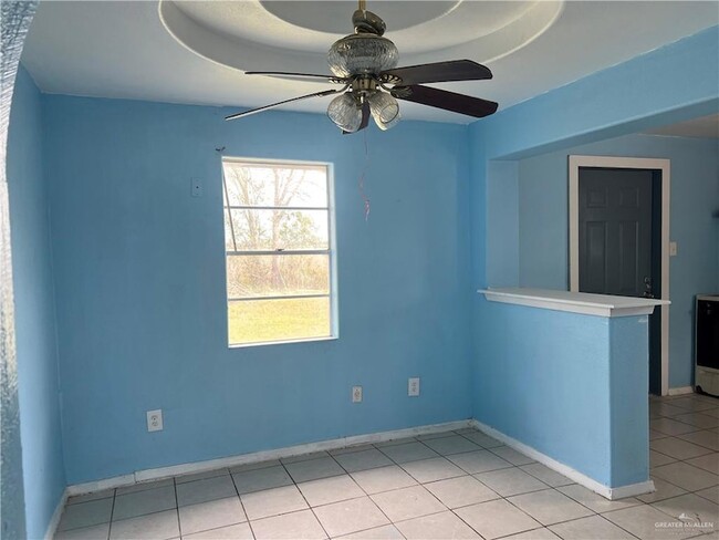 Building Photo - 1015 Martinez St