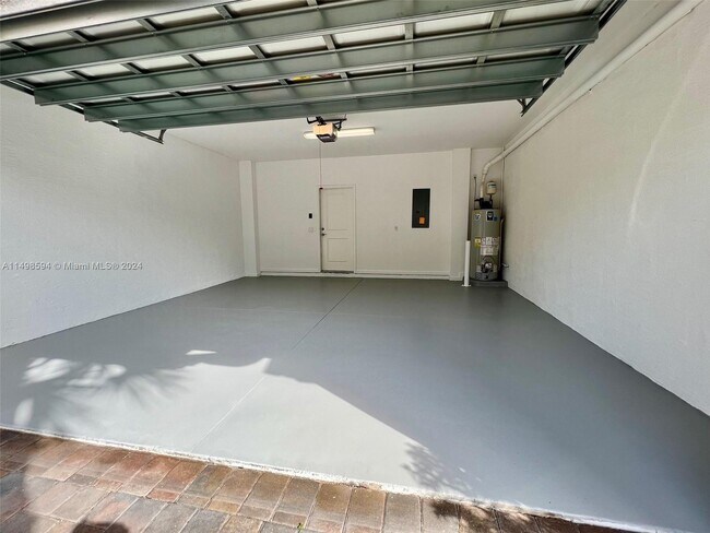 Building Photo - 12541 NW 32nd Manor