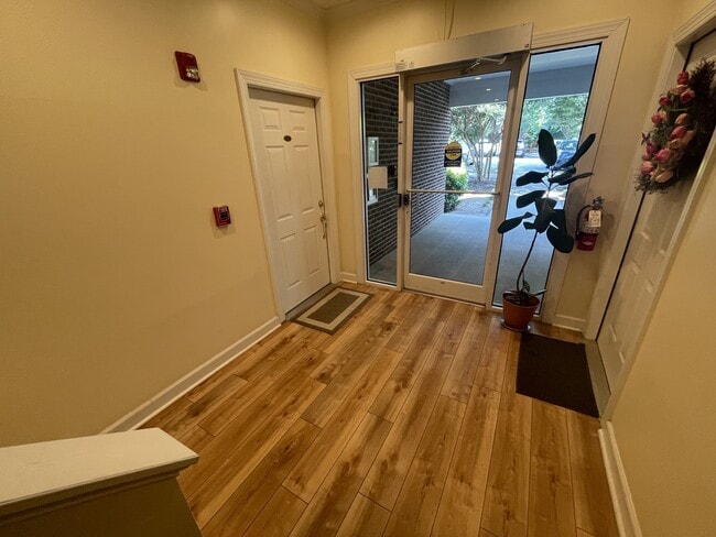 Building Photo - 701 Copperline Dr