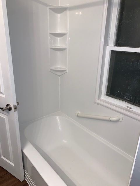 Full bath with lots of updates - 2648 Robinwood Ave