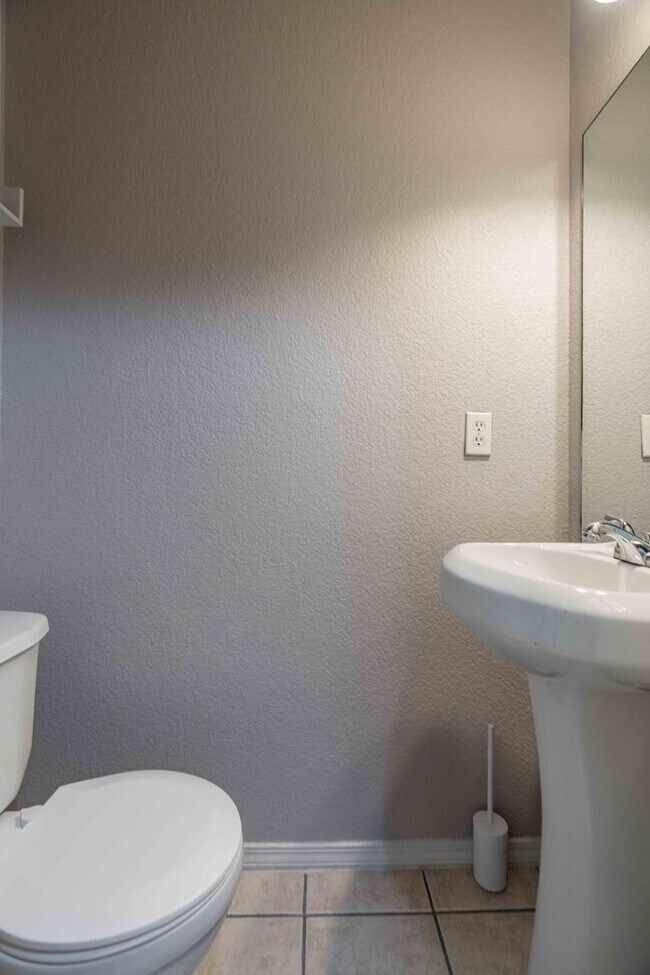 Building Photo - Spacious 3-Bedroom Home in Bentonville’s E...