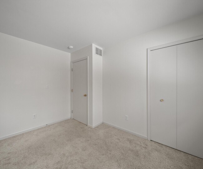 Building Photo - 905 Wildt St