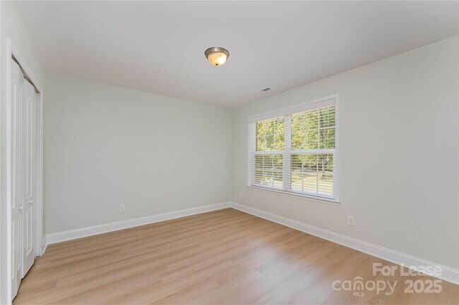 Building Photo - 139 Brackenbury Ln
