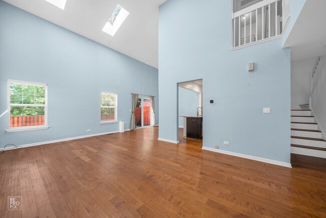 Building Photo - 1724 Leeds Ct