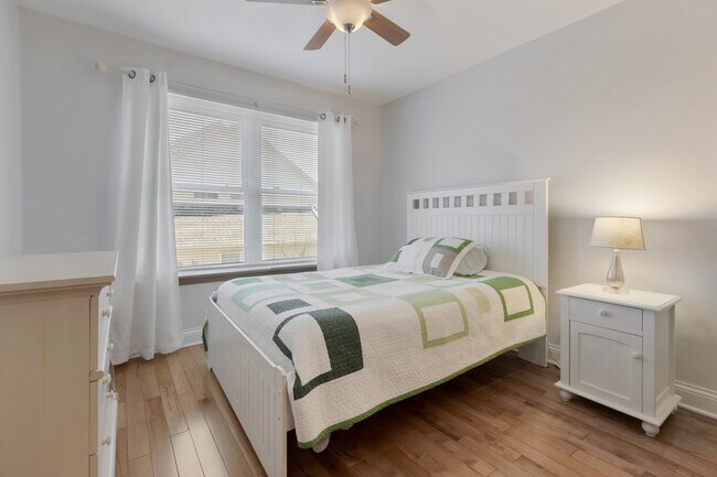 Building Photo - 526 Normandy Ln