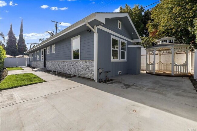 Building Photo - 17175 Rayen St