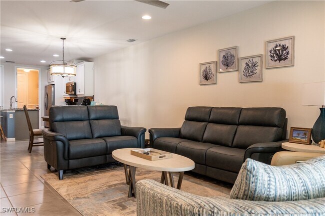 Building Photo - 14888 Edgewater Cir