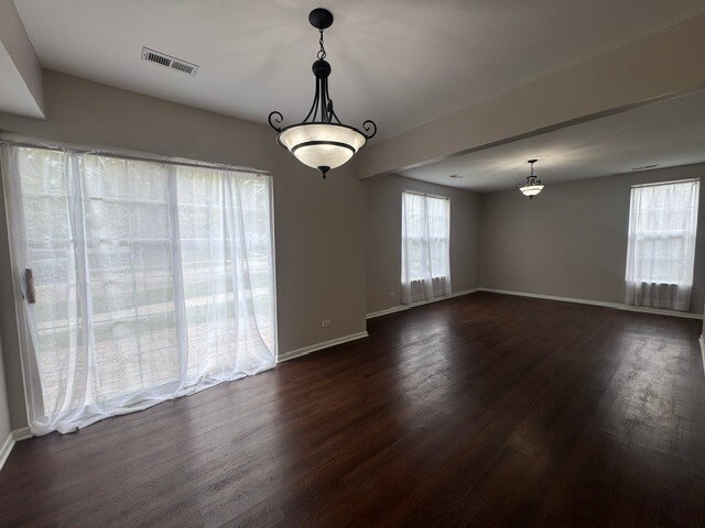 Building Photo - 1071 Symphony Dr