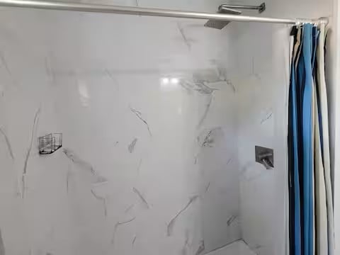 Master Bedroom Standing Shower - 2620 Kirk Rd