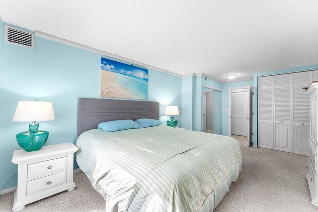 Building Photo - 3215 S Ocean Blvd