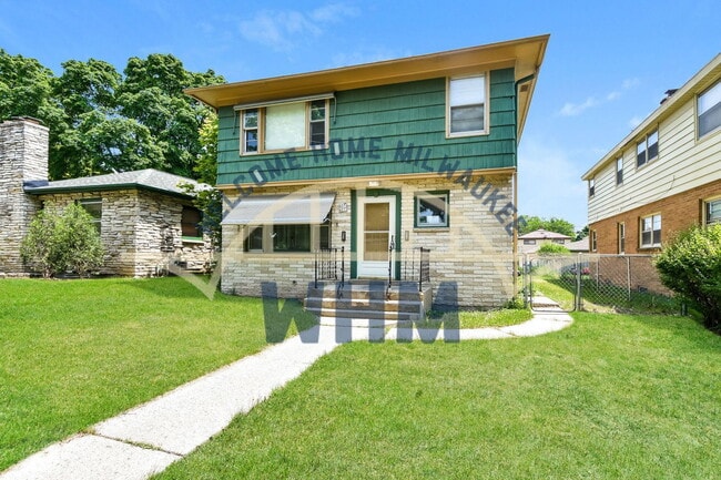 Building Photo - 4074 N 85th St
