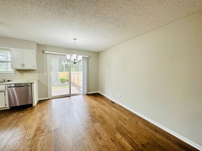 Building Photo - {12311} Spacious Townhome in Desirable OP ...
