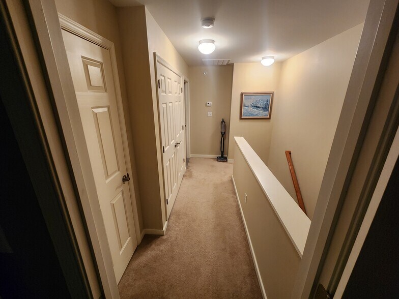 3rd floor hallway - 180 Hemisphere Cir